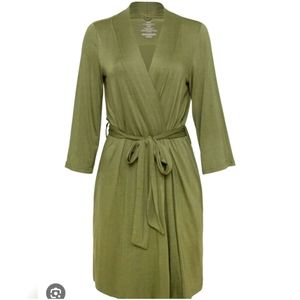 Posh peanut olive green maternity robe size medium *missing sash*
